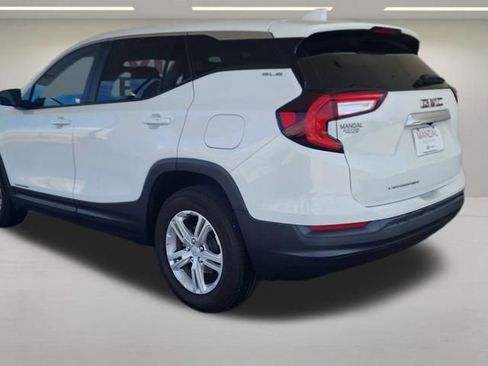 Used 2024 GMC Terrain SLE FWD image 8