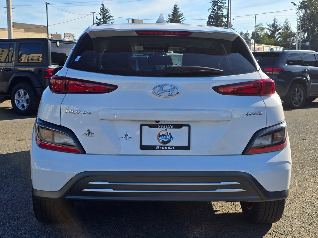 Used 2023 Hyundai Kona SE FWD image 5