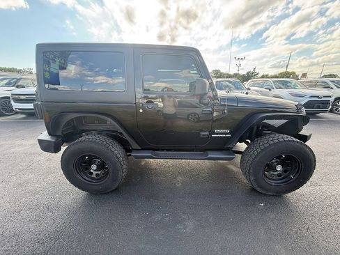 Used 2016 Jeep Wrangler Sport w/ Quick Order Package 24S AWD/4WD image 3