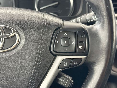 Used 2017 Toyota Highlander Limited FWD image 20