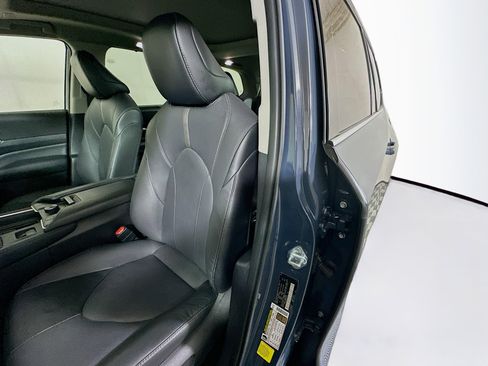 Used 2024 Toyota Grand Highlander Platinum image 12