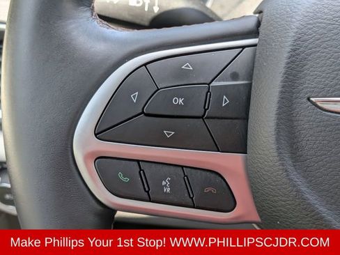 Used 2018 Chrysler Pacifica Touring-L Plus w/ Tire & Wheel Group FWD image 25