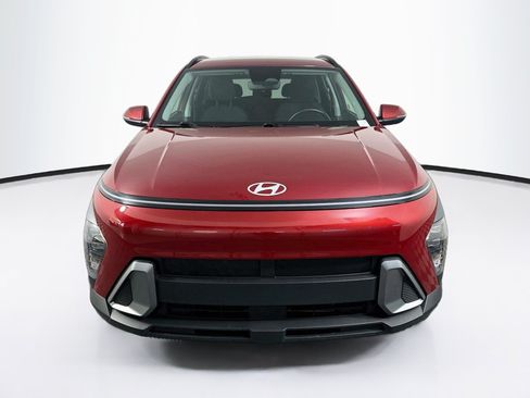 Used 2025 Hyundai Kona SEL FWD image 2