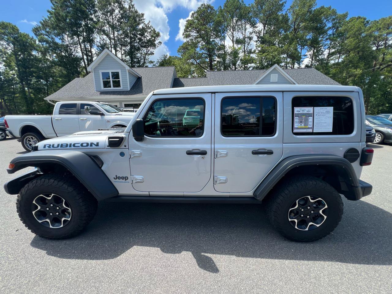 Used 2023 Jeep Wrangler Unlimited Rubicon 4xe w/ Cold Weather Group AWD/4WD image 2