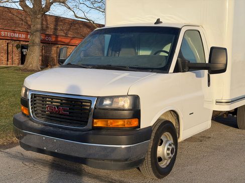 Used 2019 GMC Savana 3500 w/ Power Convenience Package image 10