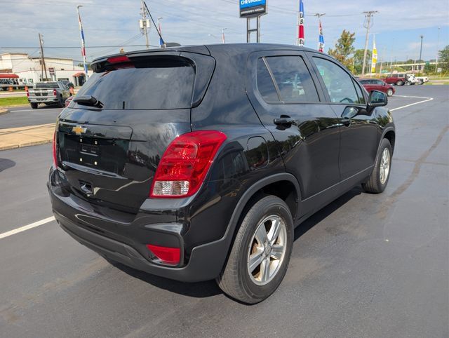 Used 2021 Chevrolet Trax LS w/ Tint and Cruise Package AWD/4WD image 5