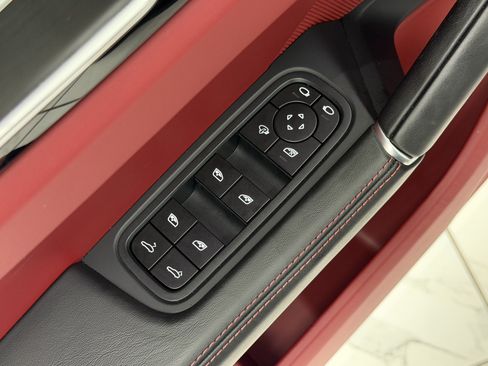 Certified 2023 Porsche Cayenne GTS AWD/4WD image 31