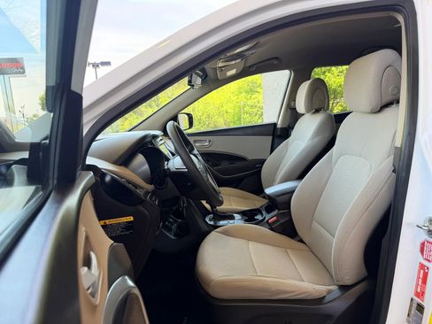 Used 2017 Hyundai Santa Fe Sport image 8