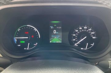 Used 2023 Toyota Sienna XLE FWD image 9
