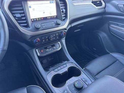 Used 2022 GMC Acadia Denali w/ Denali Technology Package image 38