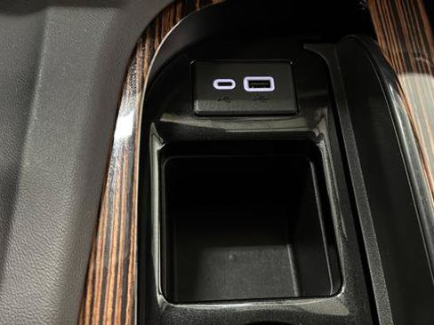 Used 2024 Cadillac Escalade ESV Luxury w/ LPO, Floor Liner Package AWD/4WD image 32