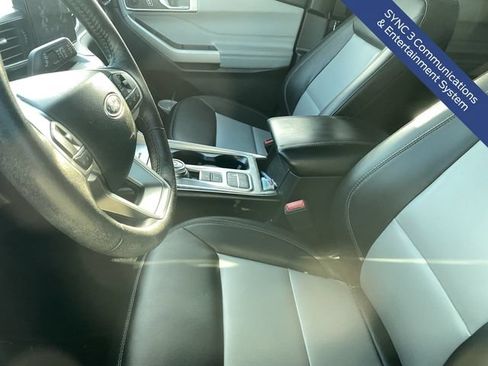 Used 2024 Ford Explorer XLT w/ Equipment Group 202A RWD image 10