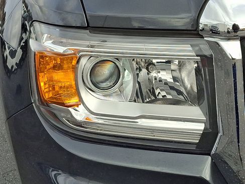 Used 2021 GMC Canyon Denali image 9