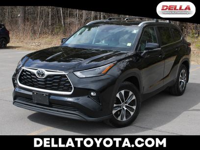 Used 2023 Toyota Highlander XLE