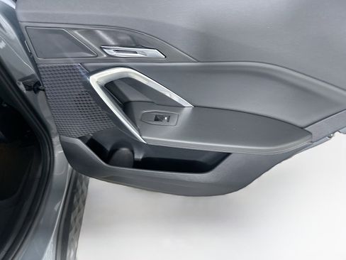 Used 2025 BMW X2 xDrive28i image 31