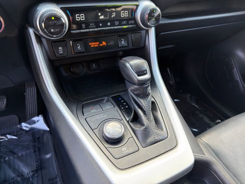 Used 2020 Toyota RAV4 XSE w/ XSE Grade Weather Package image 24