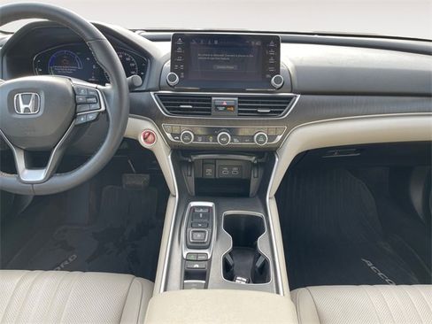 Used 2022 Honda Accord Touring image 11
