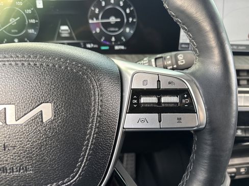 Used 2024 Kia Telluride SX w/ Towing Package image 34