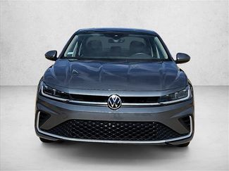 Used 2025 Volkswagen Jetta SE FWD video 2