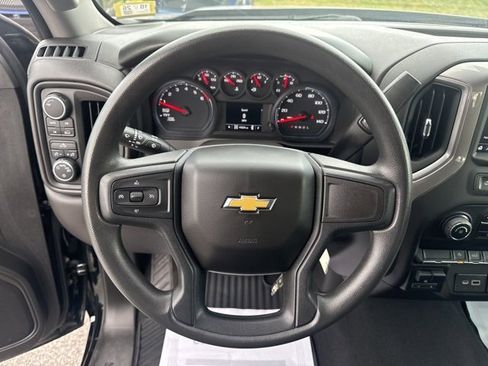 Used 2022 Chevrolet Silverado 1500 Custom image 12