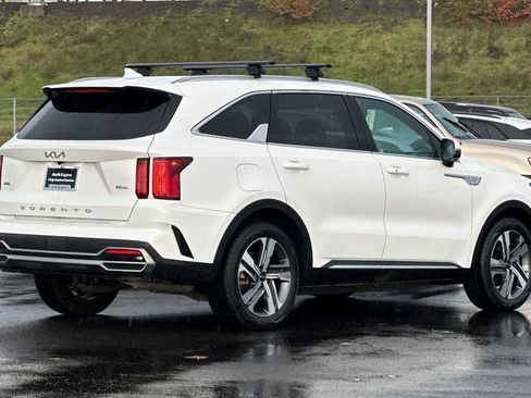 Used 2022 Kia Sorento SX Prestige image 3