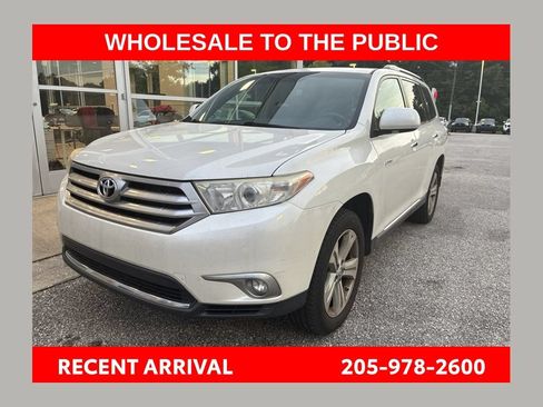 Used 2013 Toyota Highlander Limited FWD image 1