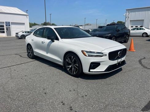 Used 2025 Volvo S60 B5 Core FWD image 7