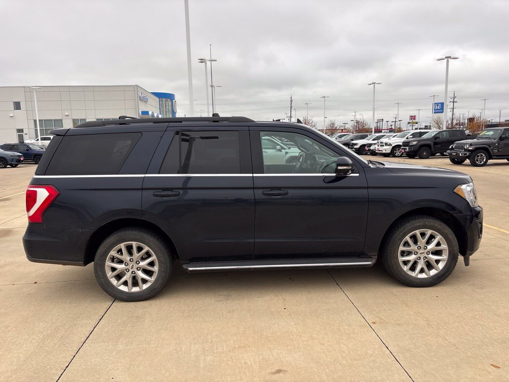 Used 2021 Ford Expedition XLT AWD/4WD image 2