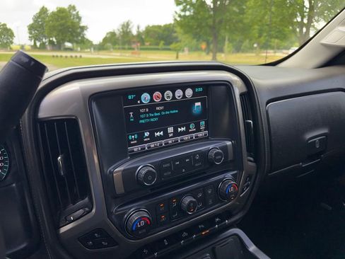 Used 2017 Chevrolet Silverado 1500 High Country AWD/4WD image 21