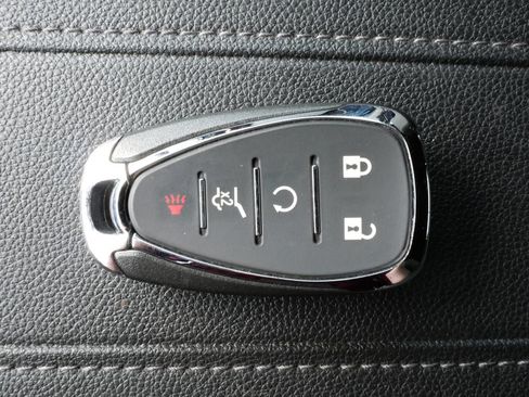 Used 2023 Chevrolet Traverse LT AWD/4WD image 32