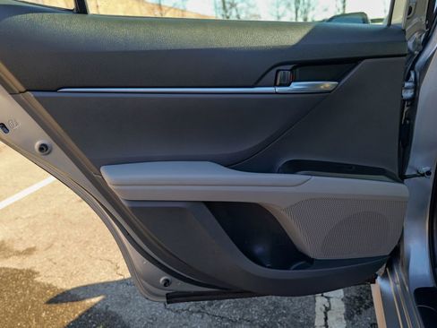 Used 2022 Toyota Camry LE w/ Carpet Mat Package (TMS) FWD image 24