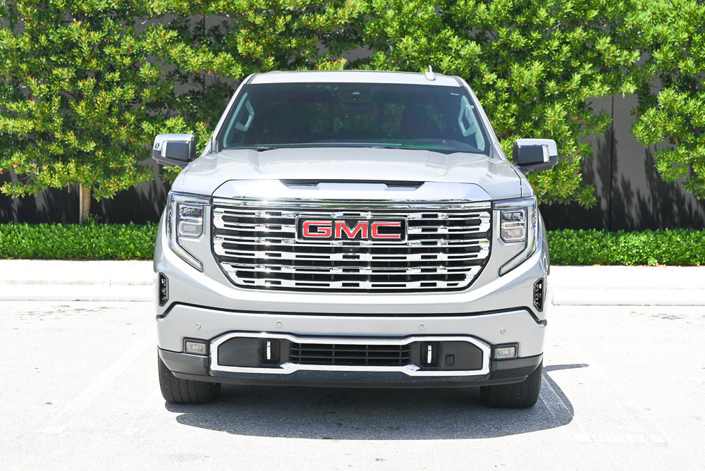 Used 2023 GMC Sierra 1500 Denali w/ Denali Reserve Package AWD/4WD image 2