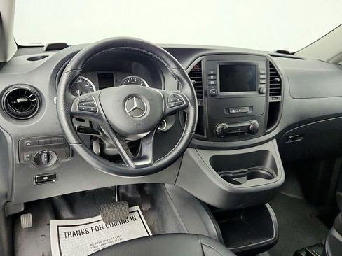 Used 2023 Mercedes-Benz Metris image 12
