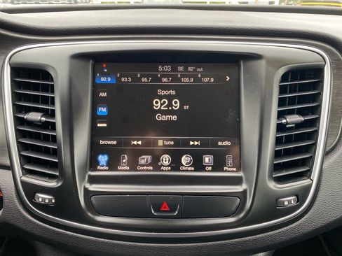 Used 2017 Chrysler 200 Limited Platinum image 19