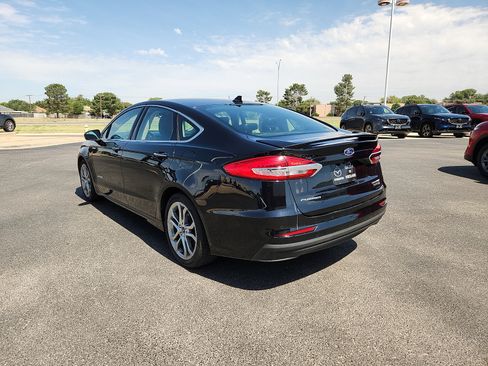 Used 2019 Ford Fusion Titanium FWD image 5