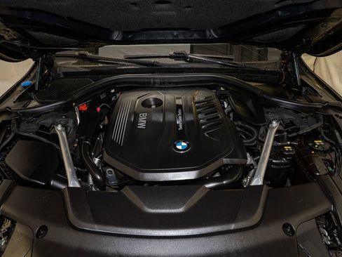 Used 2019 BMW 740i w/ M Sport Package image 21