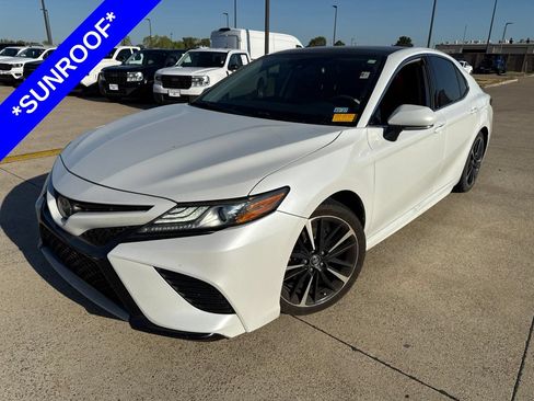 Used 2019 Toyota Camry XSE FWD image 1