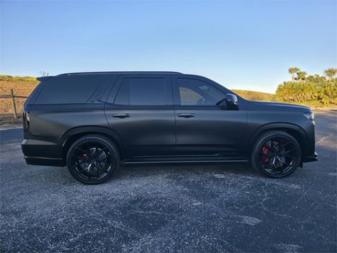 Used 2024 Cadillac Escalade V w/ LPO, ONYX Package image 4