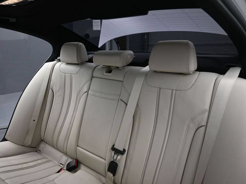 Used 2019 BMW 530e w/ Convenience Package RWD image 31