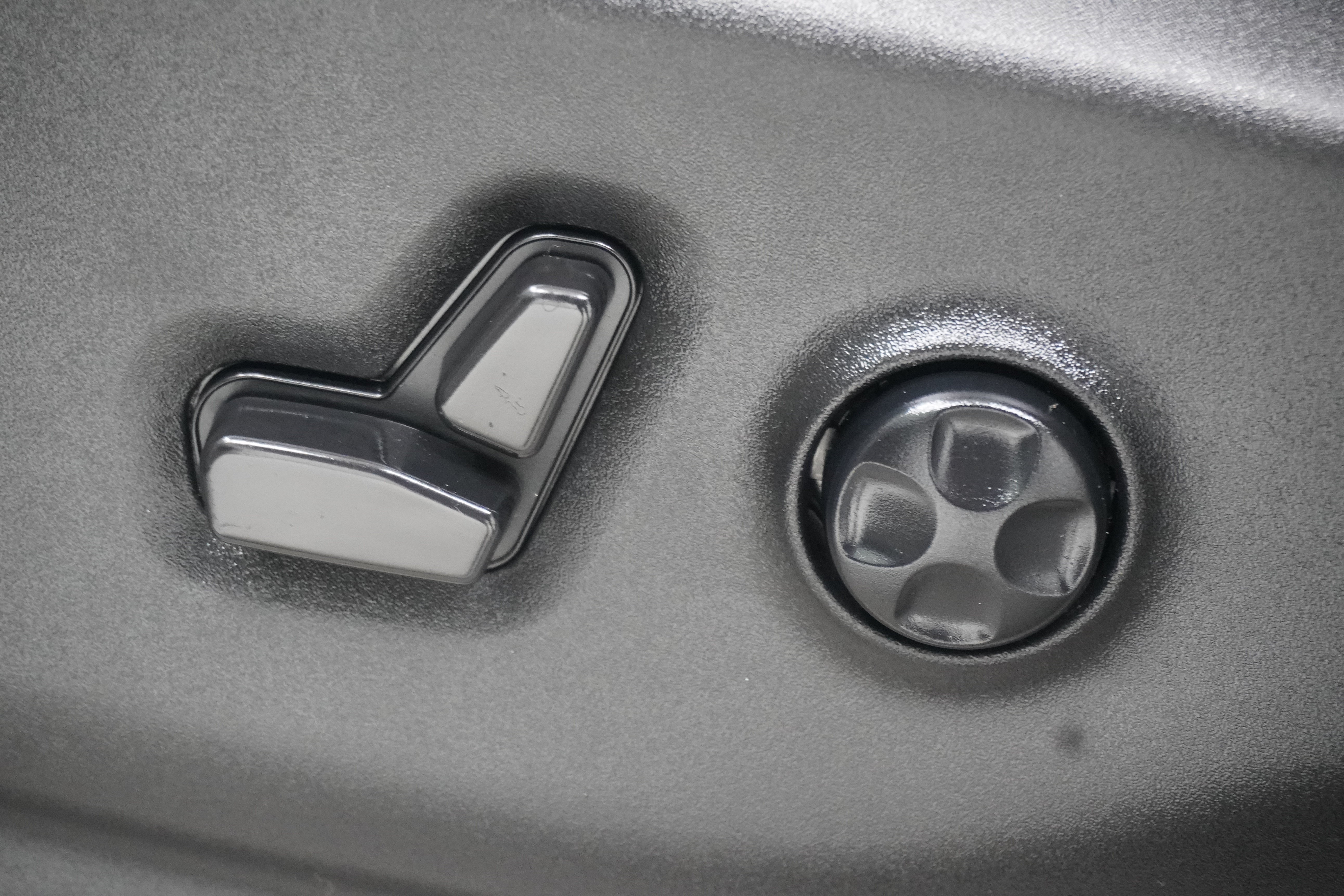 Used 2023 Chrysler Pacifica Touring-L FWD image 16