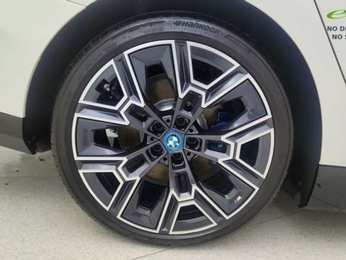 Used 2024 BMW i5 eDrive40i w/ Executive Package RWD image 60