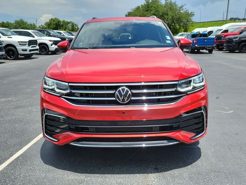 Used 2024 Volkswagen Tiguan SEL R-Line AWD/4WD image 2