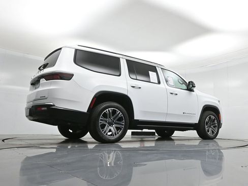 Used 2024 Jeep Wagoneer Series II w/ Flexible Seating Group image 54