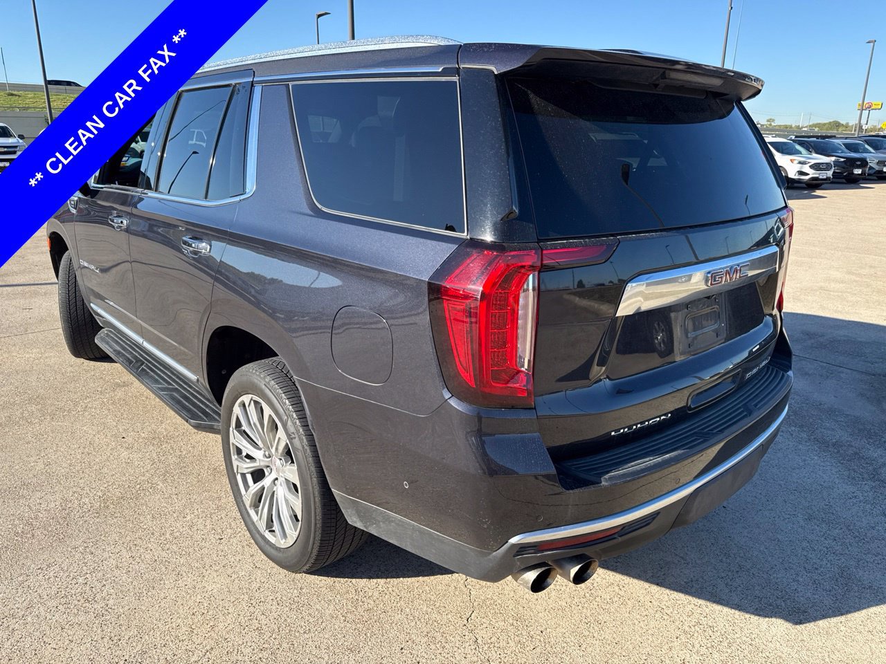 Used 2024 GMC Yukon Denali w/ Advanced Technology Package AWD/4WD image 8