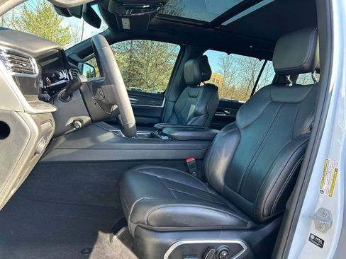 Used 2022 Jeep Wagoneer Series III w/ Premium Group I image 22