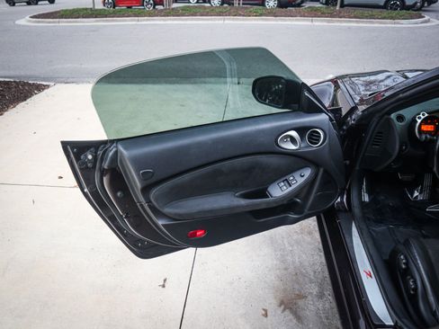 Used 2017 Nissan 370Z Touring image 14