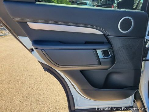 Used 2024 Land Rover Discovery Dynamic SE image 21