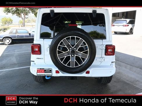 Used 2022 Jeep Wrangler Unlimited Sahara image 6