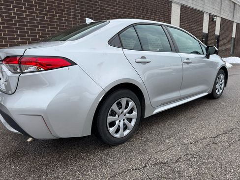 Used 2021 Toyota Corolla LE image 28