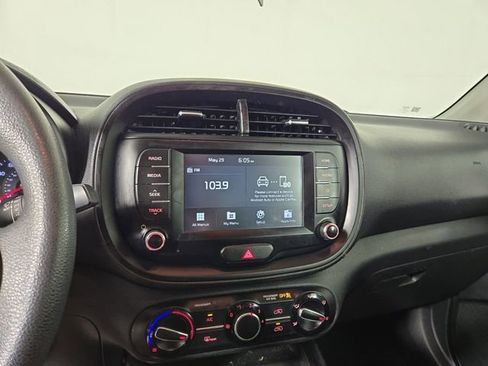 Used 2021 Kia Soul S FWD image 17